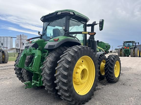 Image of John Deere 8R 310 equipment image 3