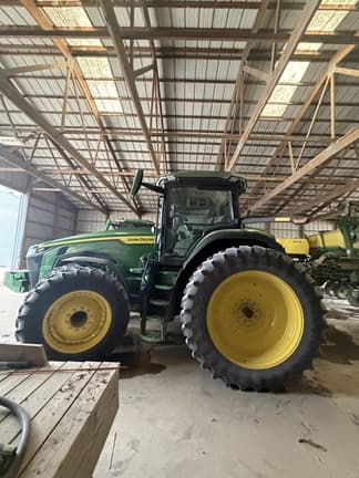 Image of John Deere 8R 310 equipment image 3