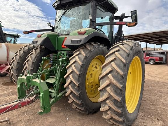 Image of John Deere 8R 310 equipment image 2