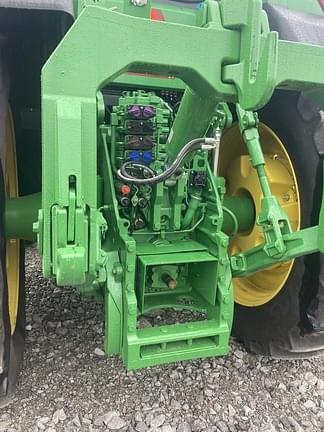 Image of John Deere 8R 310 equipment image 4