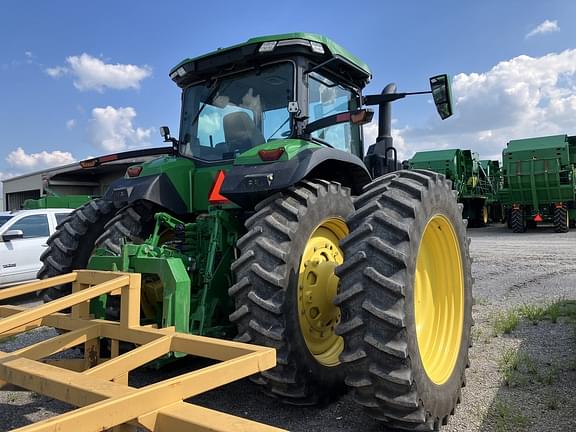 Image of John Deere 8R 310 equipment image 2