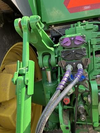 Image of John Deere 8R 310 equipment image 4