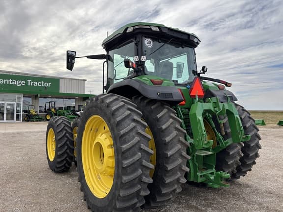 Image of John Deere 8R 310 equipment image 2