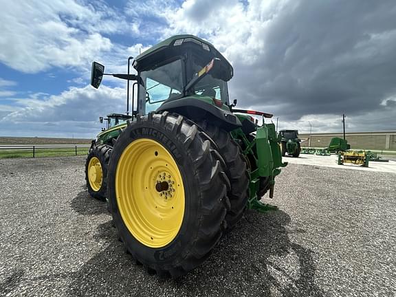 Image of John Deere 8R 310 equipment image 4