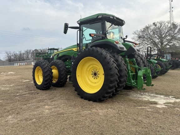 Image of John Deere 8R 310 equipment image 4