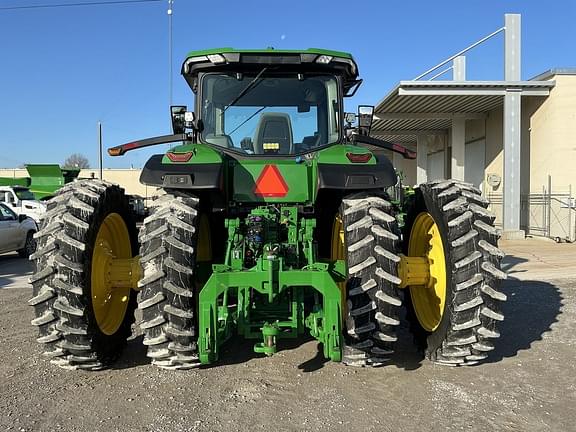 Image of John Deere 8R 310 equipment image 4