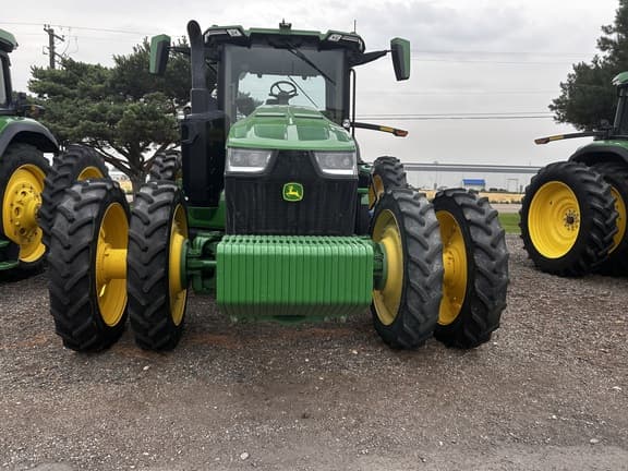 Image of John Deere 8R 310 equipment image 2