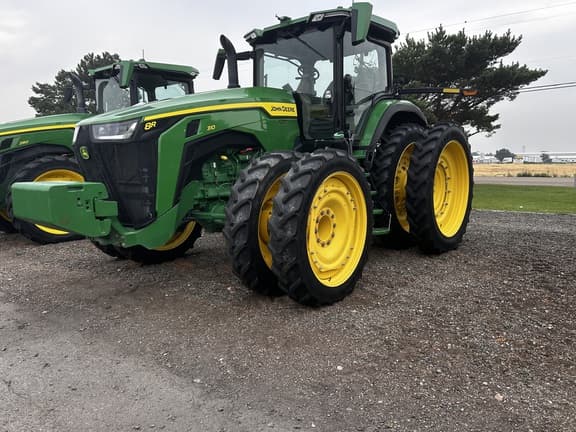 Image of John Deere 8R 310 equipment image 3