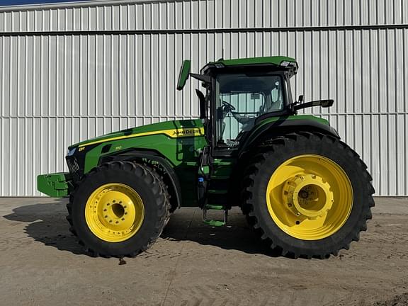 Image of John Deere 8R 310 equipment image 4