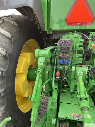 Image of John Deere 8R 310 equipment image 4