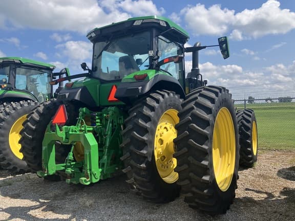 Image of John Deere 8R 310 equipment image 2