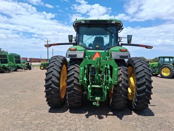 Image of John Deere 8R 310 equipment image 3