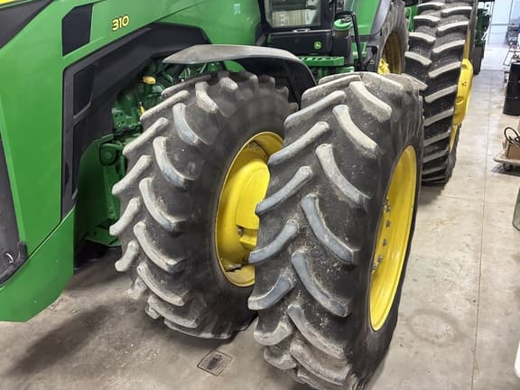 Image of John Deere 8R 310 equipment image 4