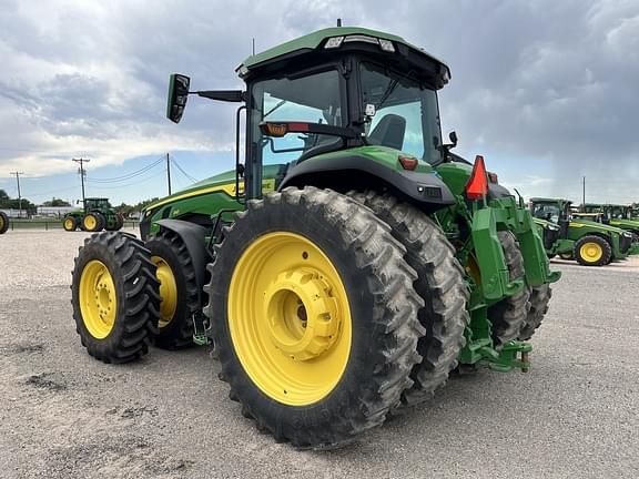 Image of John Deere 8R 310 equipment image 2