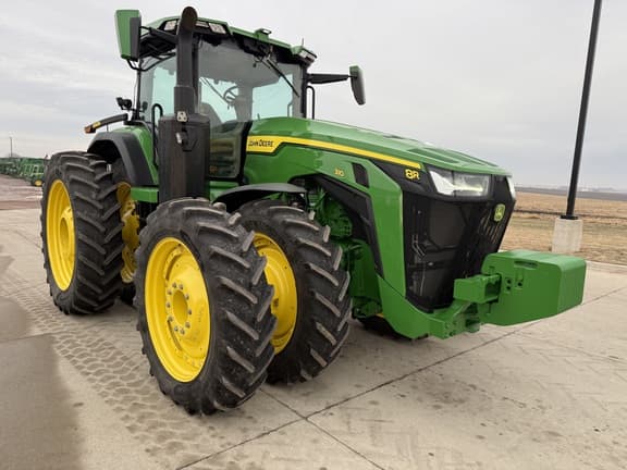 Image of John Deere 8R 310 equipment image 3