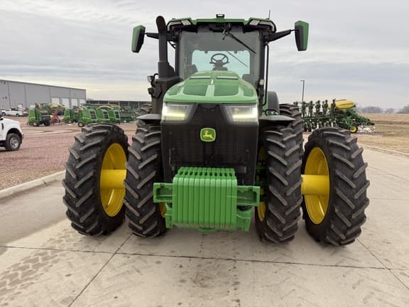 Image of John Deere 8R 310 equipment image 2