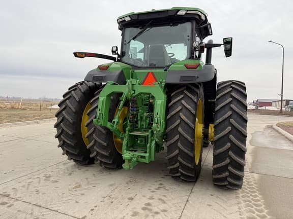 Image of John Deere 8R 310 equipment image 4