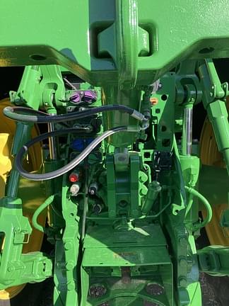 Image of John Deere 8R 310 equipment image 3