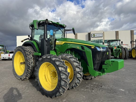 2022 John Deere 8R 310 Equipment Image0