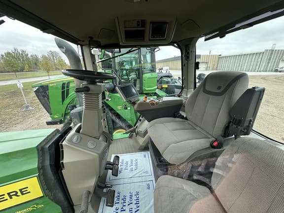 Image of John Deere 8R 310 equipment image 4