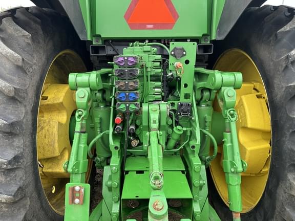 Image of John Deere 8R 310 equipment image 3