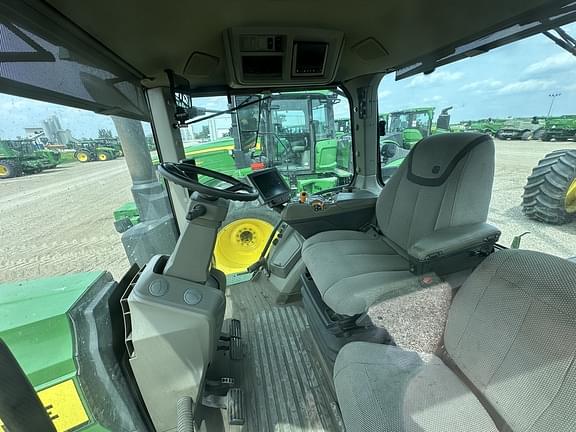 Image of John Deere 8R 310 equipment image 3