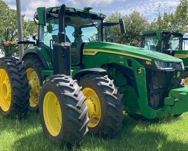 Image of John Deere 8R 310 equipment image 2