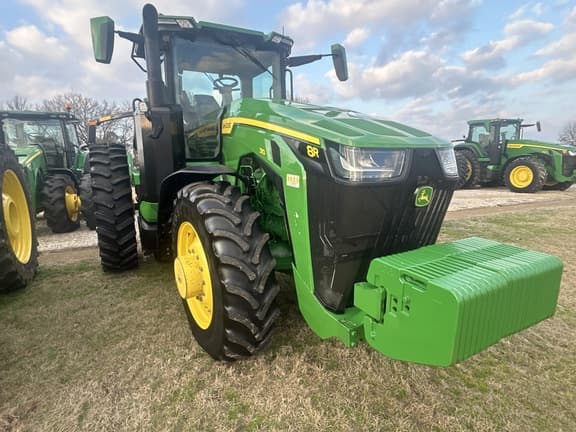 Image of John Deere 8R 310 equipment image 4