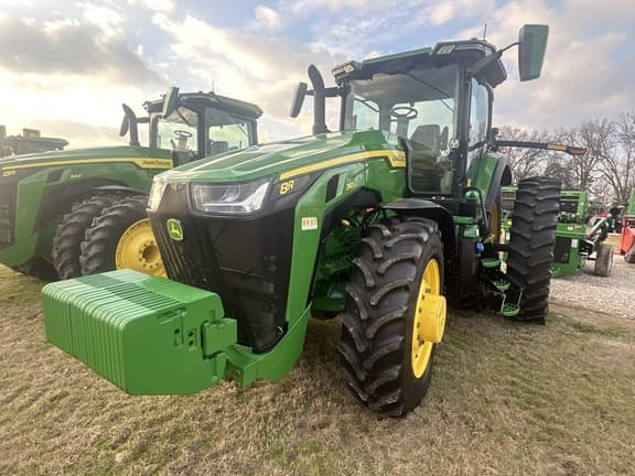 Image of John Deere 8R 310 equipment image 2