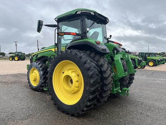 Image of John Deere 8R 310 equipment image 2