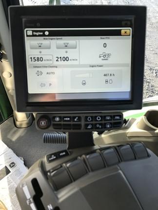 Image of John Deere 8R 310 equipment image 4