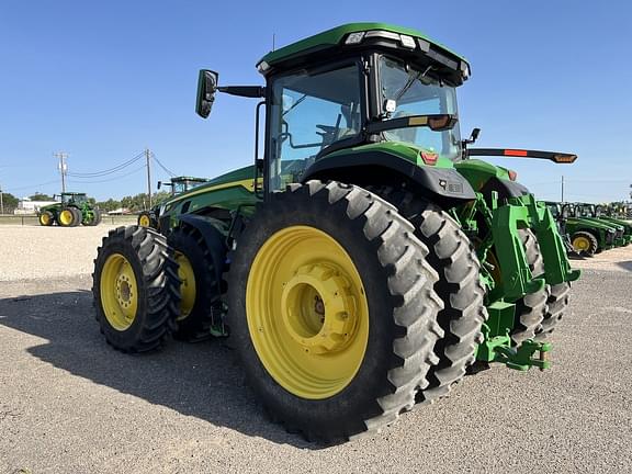 Image of John Deere 8R 310 equipment image 2