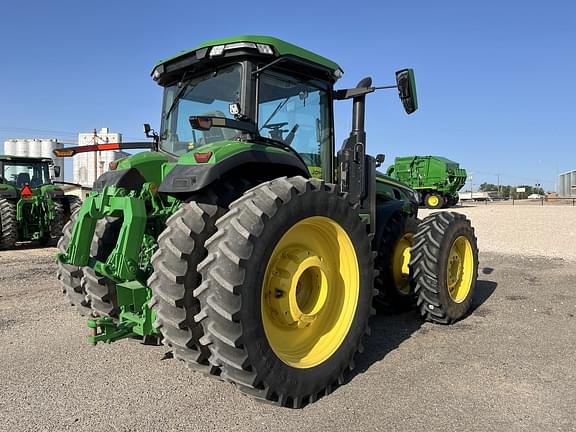 Image of John Deere 8R 310 equipment image 4