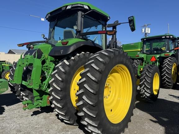 Image of John Deere 8R 310 equipment image 4