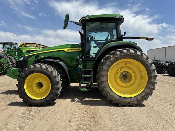 Image of John Deere 8R 310 equipment image 4