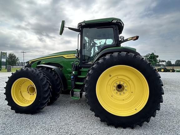 Image of John Deere 8R 310 equipment image 2