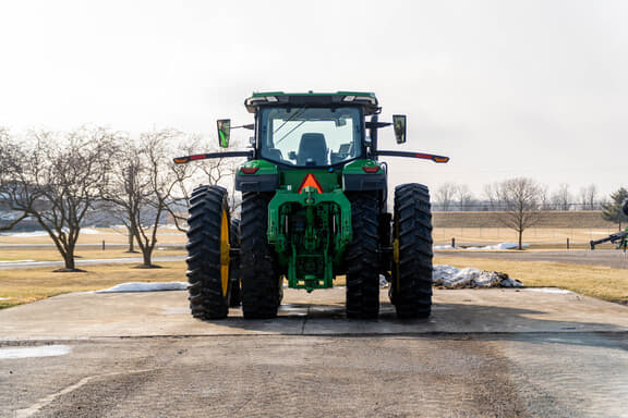 Image of John Deere 8R 310 equipment image 3
