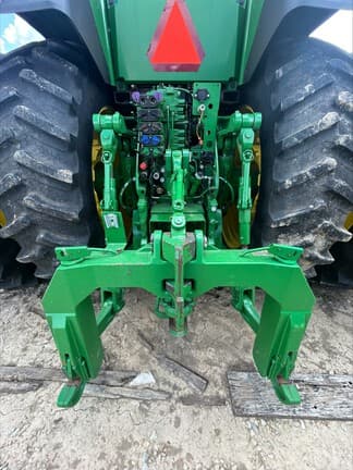 Image of John Deere 8R 310 equipment image 4