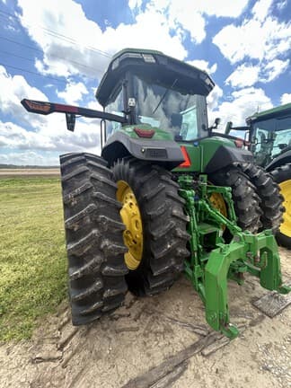 Image of John Deere 8R 310 equipment image 3