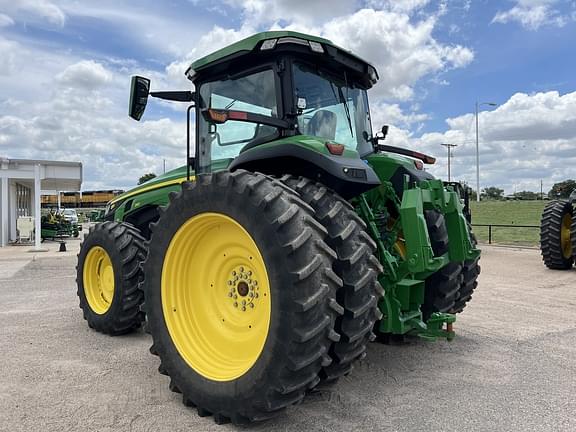 Image of John Deere 8R 310 equipment image 2