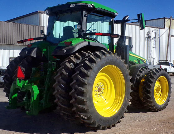 Image of John Deere 8R 340 equipment image 2