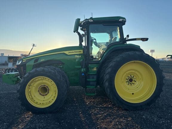 Image of John Deere 8R 340 equipment image 2