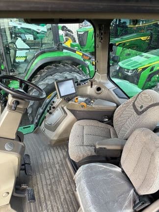 Image of John Deere 8R 340 equipment image 4