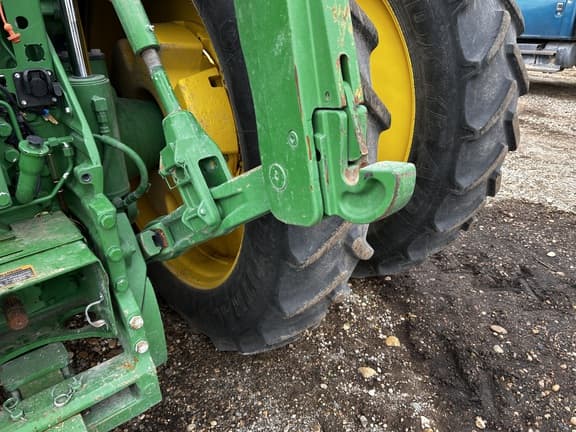 Image of John Deere 8R 340 equipment image 4