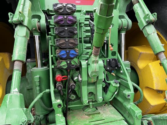 Image of John Deere 8R 340 equipment image 2