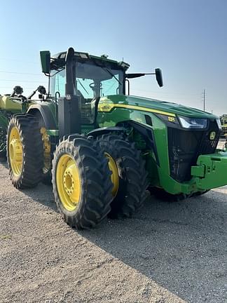 Image of John Deere 8R 340 equipment image 4