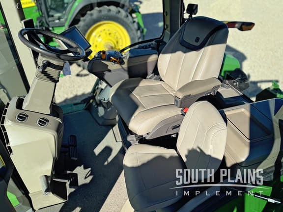 Image of John Deere 8R 340 equipment image 4