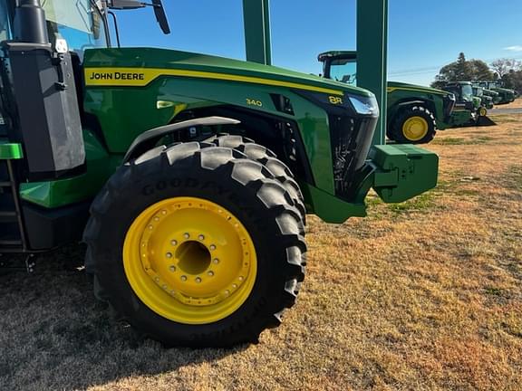 Image of John Deere 8R 340 equipment image 2