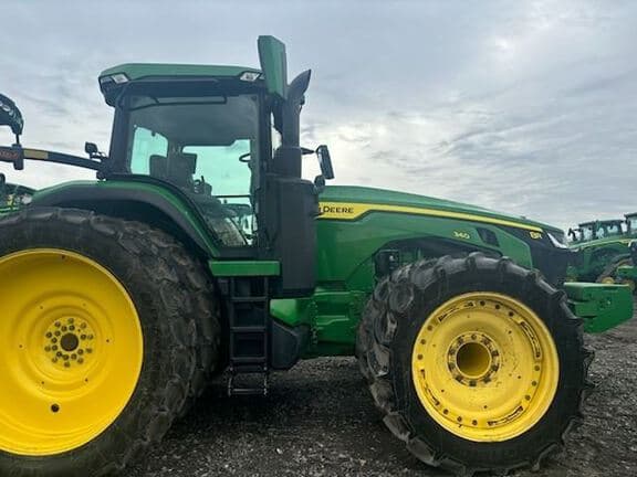 Image of John Deere 8R 340 equipment image 2