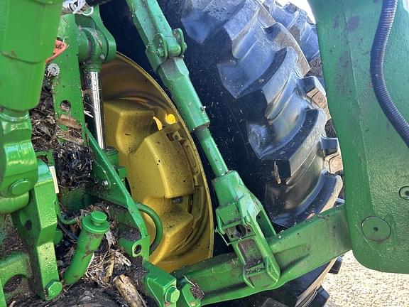 Image of John Deere 8R 340 equipment image 4